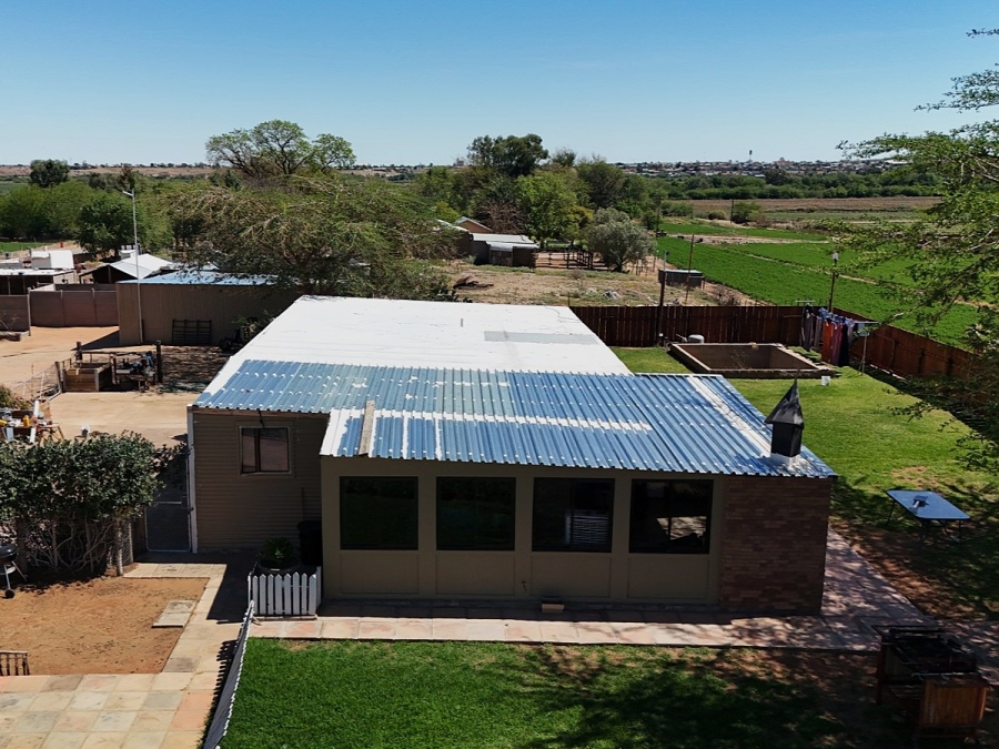2 Bedroom Property for Sale in Upington Rural Northern Cape
